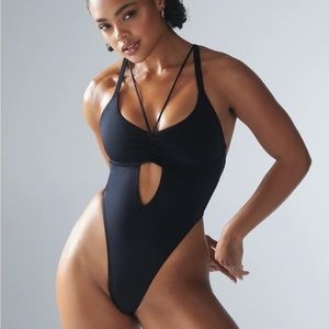 SavageXFenty: Curve Alert Bodysuit